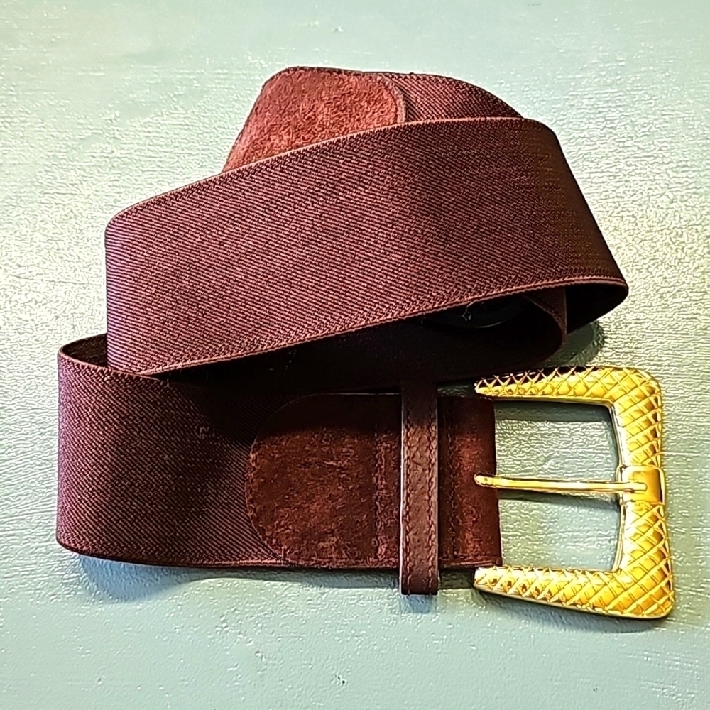 VENEZIA WIDE STRETCH BELT.‎ Size 18/20. Gold buckle. Brown. Good used condition.